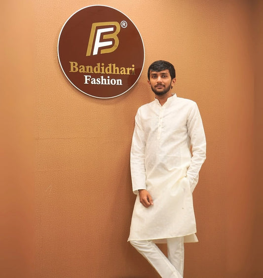 Bandidhari Fashion Men’s Off-White Self-Textured Kurta