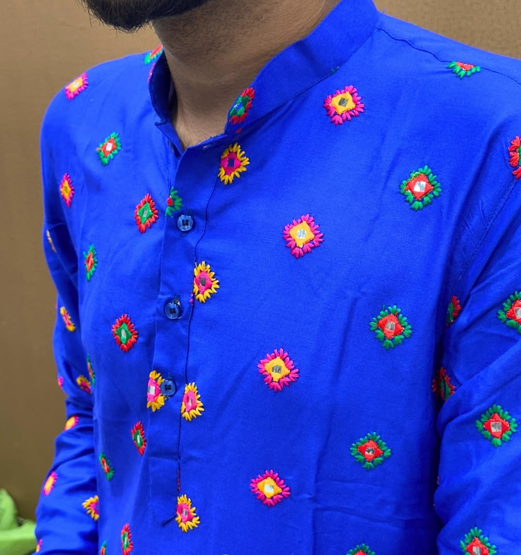 bandidhari Fashion Men  Mirror Embroidered Mandarin Collar Kurta